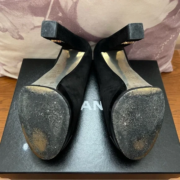 Chanel Shoes Size 35 1/2 - Picture 5 of 9